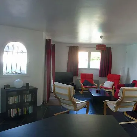 Margon Sleeps 6 * Margon (Herault)